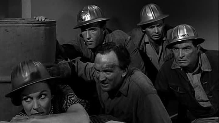 ⁣The Fugitive [S02E13] The Iron Maiden