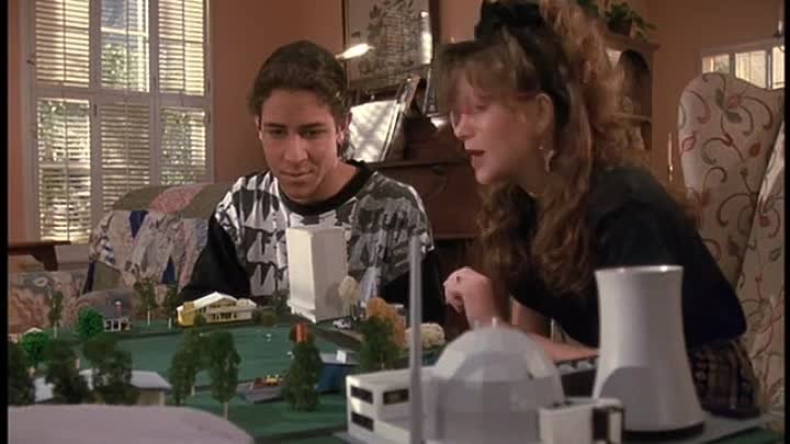 ⁣Life Goes On [S1E22] The Spring Fling