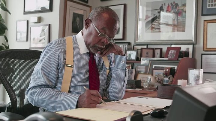 ⁣Finding Your Roots Season S03E01 Donna Brazile, Ty Burrell and artist Kara Walker