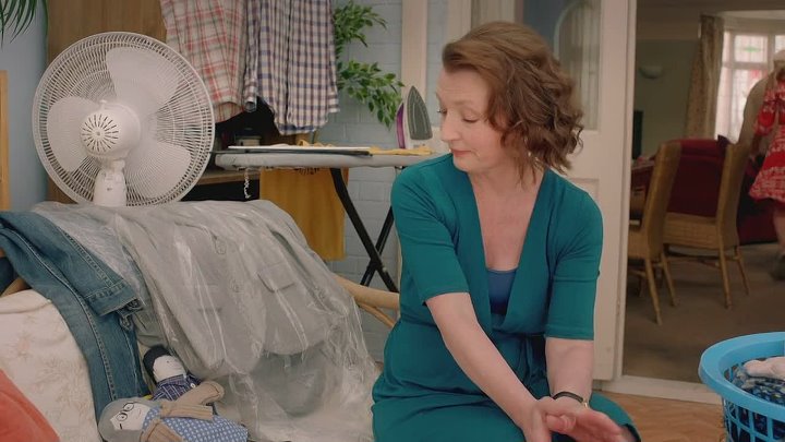 ⁣Mum [S02E01] March