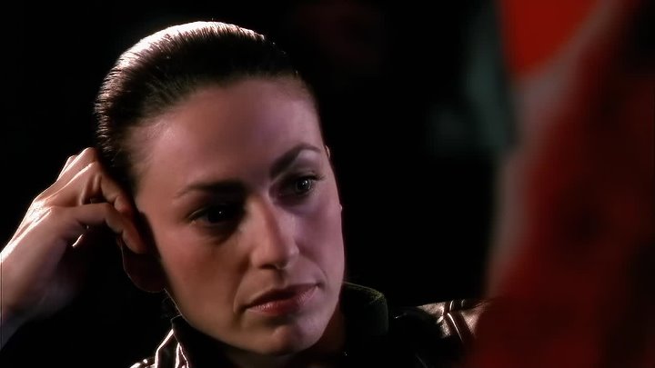 ⁣Farscape (1999) - S03E20 - Into the Lion's Den (1) Lambs to the Slaughter - 4K AI Remaster