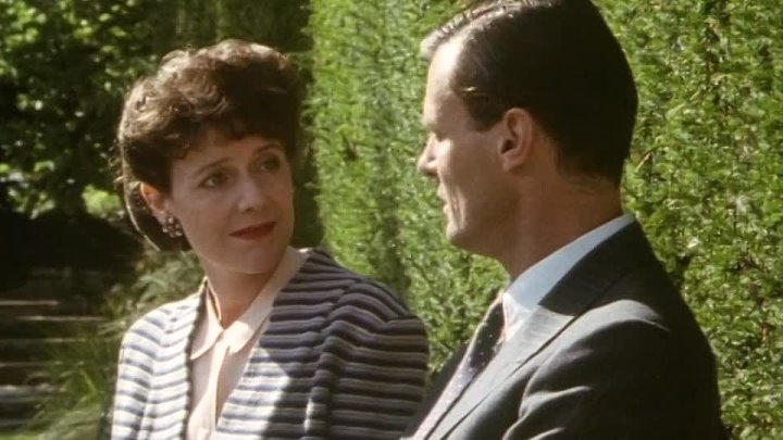 ⁣The Inspector Alleyn Mysteries S01E01 - Artists in Crime