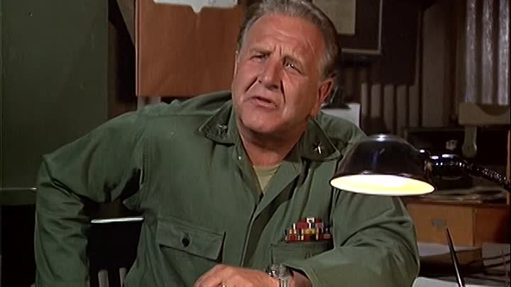 ⁣M*A*S*H S2 E1 ∙ Divided We Stand