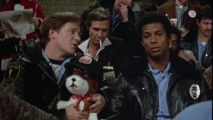 ⁣Hill Street Blues S3 E12 ∙ Santaclaustrophobia