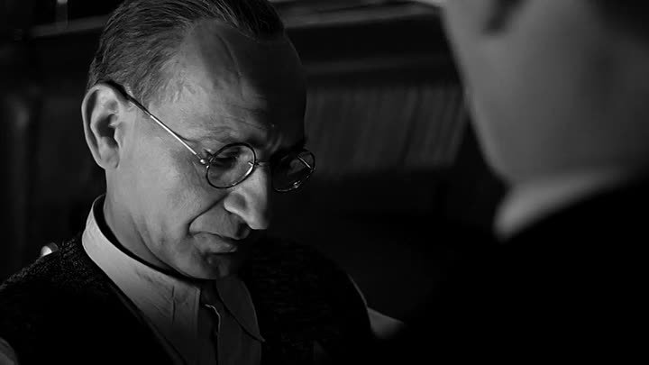 ⁣Schindlers List (1993) 480p