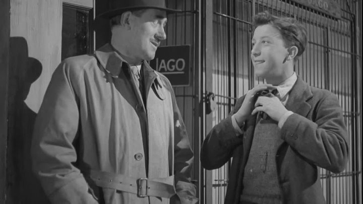 ⁣Hue And Cry (1947) (1080p) 🌻 Black & White Films