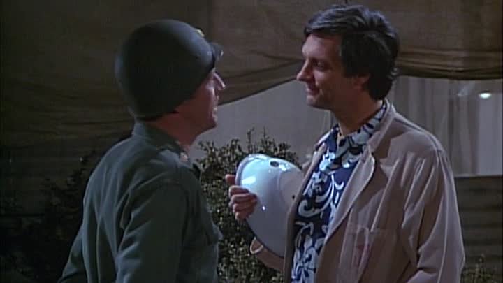⁣MASH S04E16 - Dear Ma