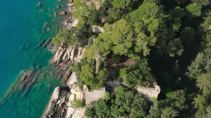 ⁣Hotel Portofino 2022 S02E04 720p