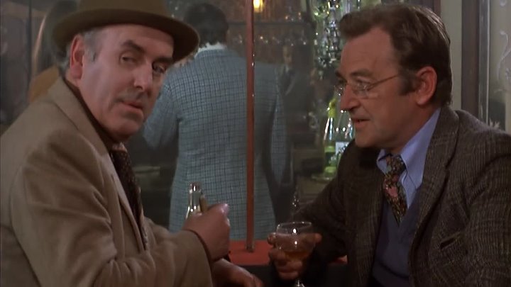 ⁣Minder - S3 E4 - Looking For Mickey (1080p)