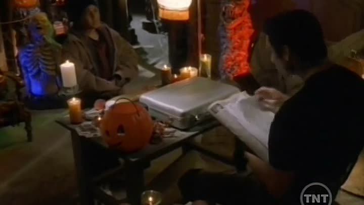 ⁣The Pretender S02E01 Back From The Dead Again