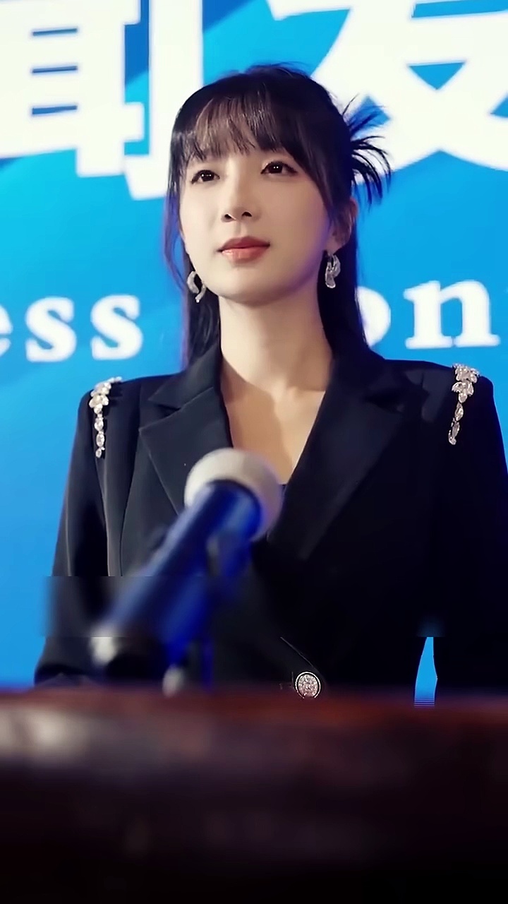 ⁣Powerful Cold Billionaire Ceo, Uninterested In All Women, Falls For Bold Girl Who Crashed His Car