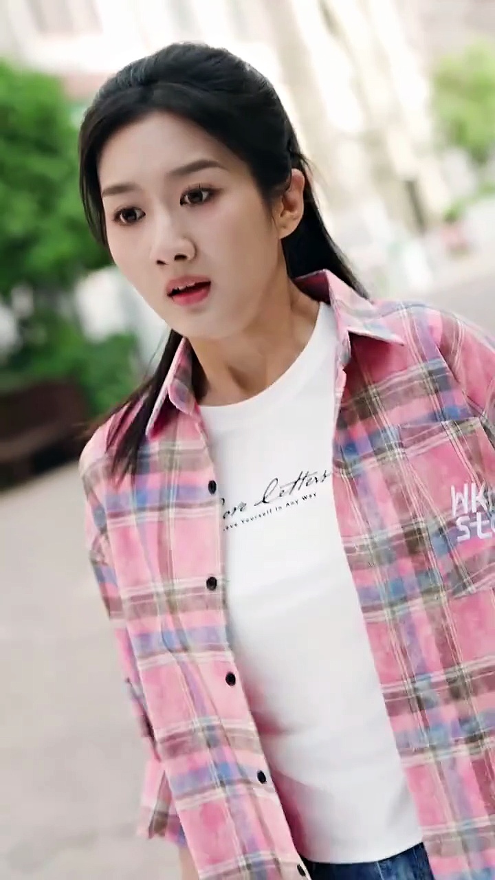 ⁣Push Me Off, I'll Ruin You Live stardusttv