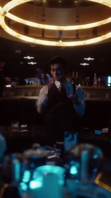 ⁣Gilded Cage Full Hd