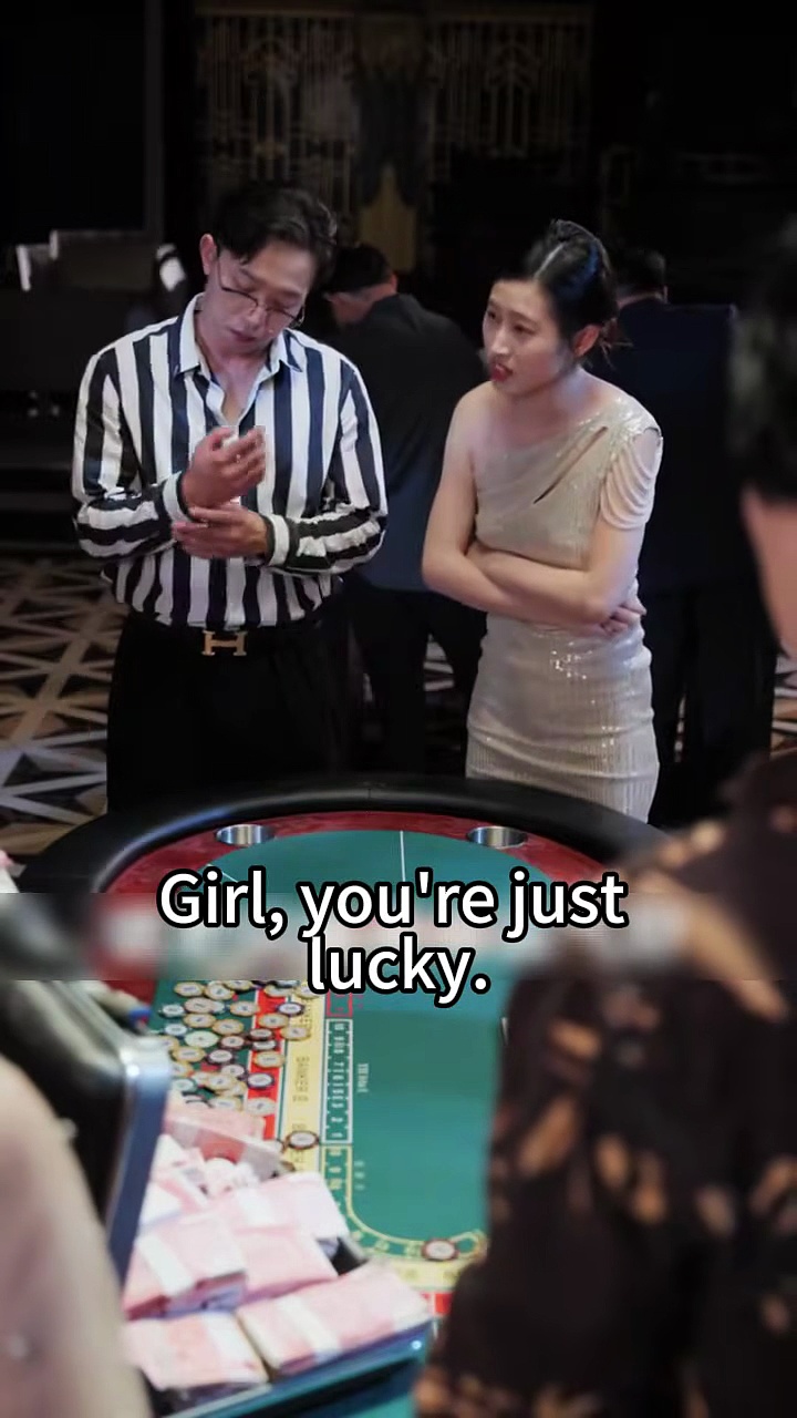 ⁣Mafia Boss Uninterested In All Women Was Deeply Drawn To One Bold Move From An Ordinary Girl