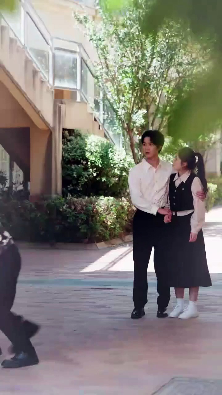 ⁣Gosh, I Married an Heir in Coma!