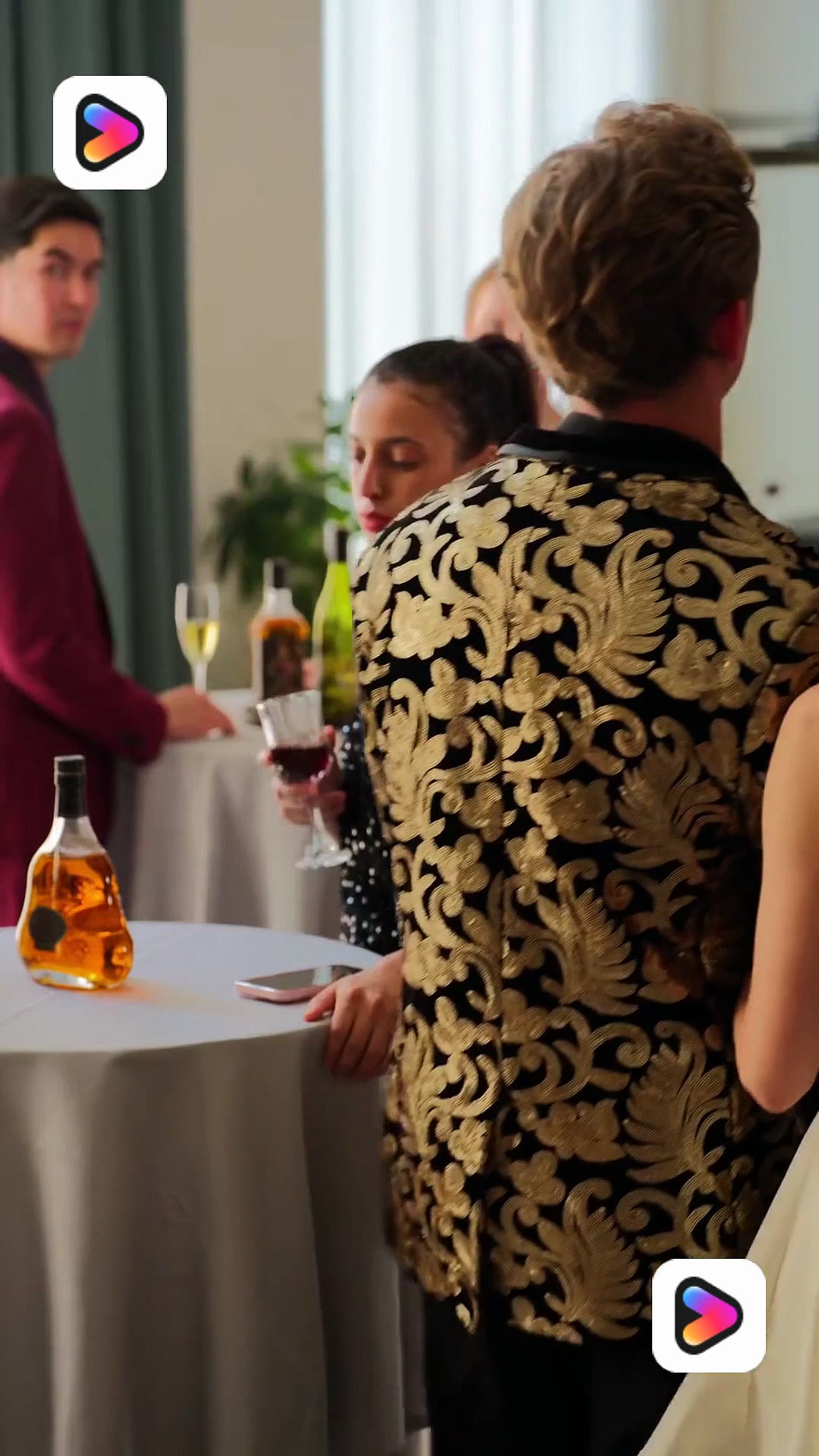 ⁣A Secret Too Close shortmintz