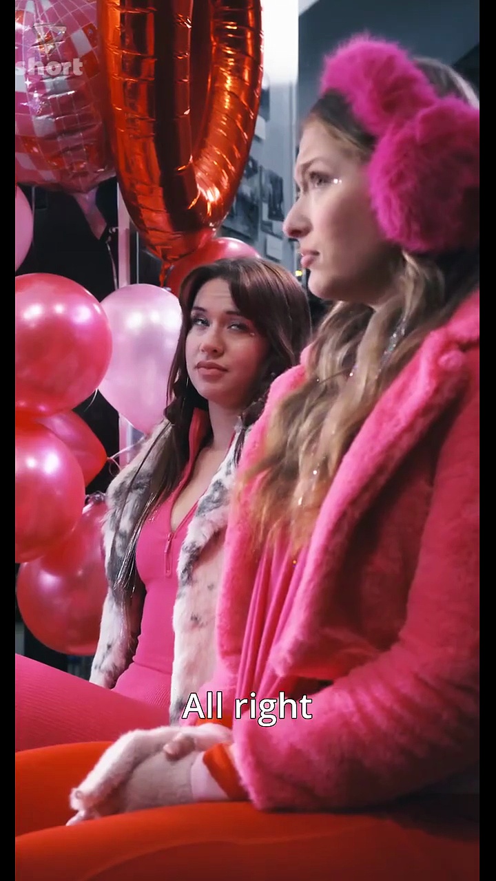 ⁣The Fake Date Play shortmintz