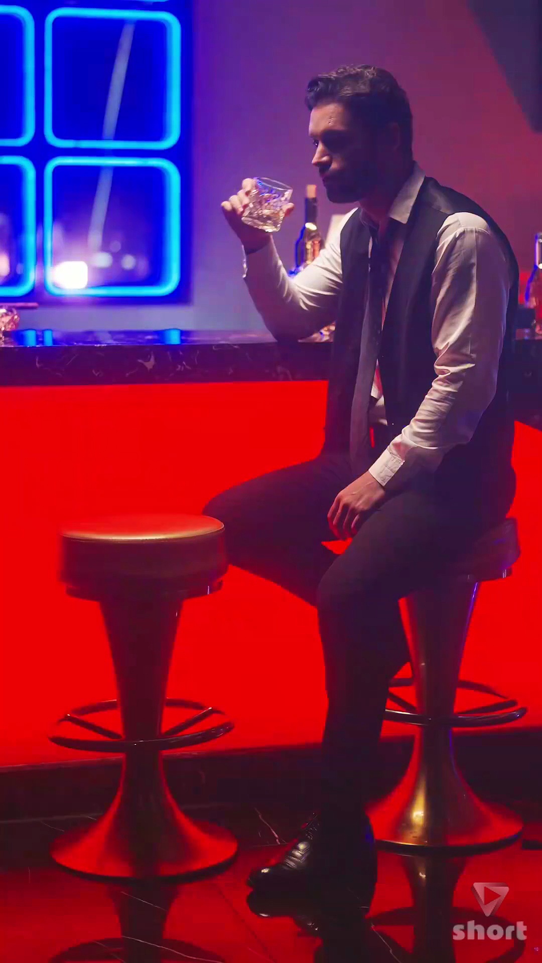 ⁣A Confined Heart shortmintz