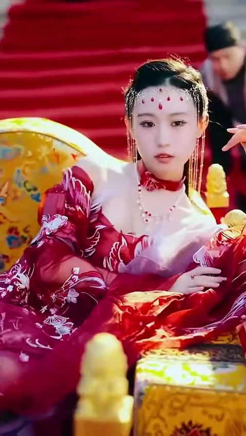 ⁣One War God Seven Queens [ Engsub ]