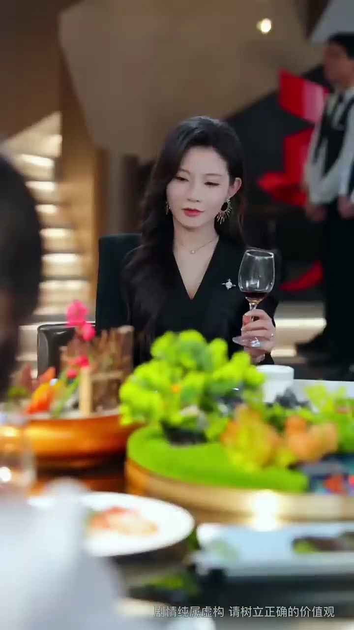 ⁣He peeled shrimp for another woman and even said I was stingy