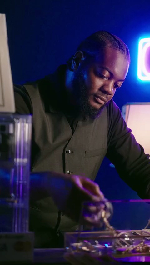 ⁣Ugly Cinderella and Her Hobo Billionaire #shortical