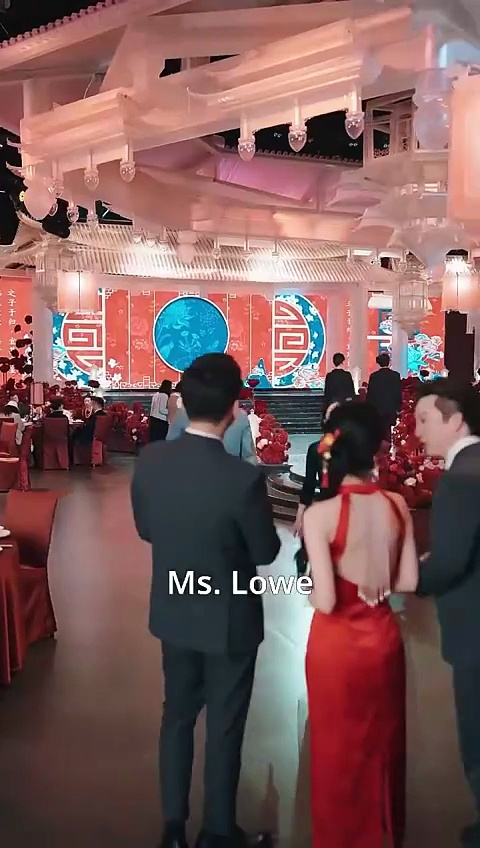 ⁣Falling For The Janitor Everyone Looked Down On