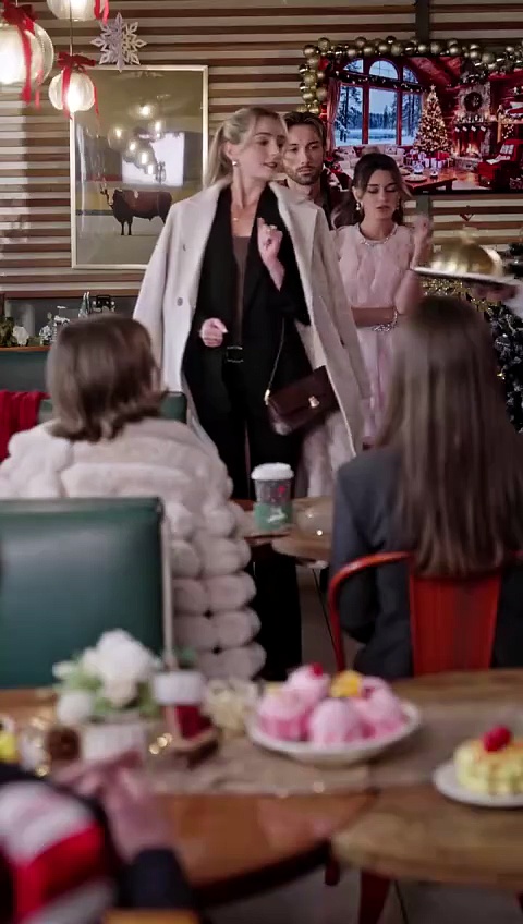 ⁣It's A Wonderful Hire stardusttv