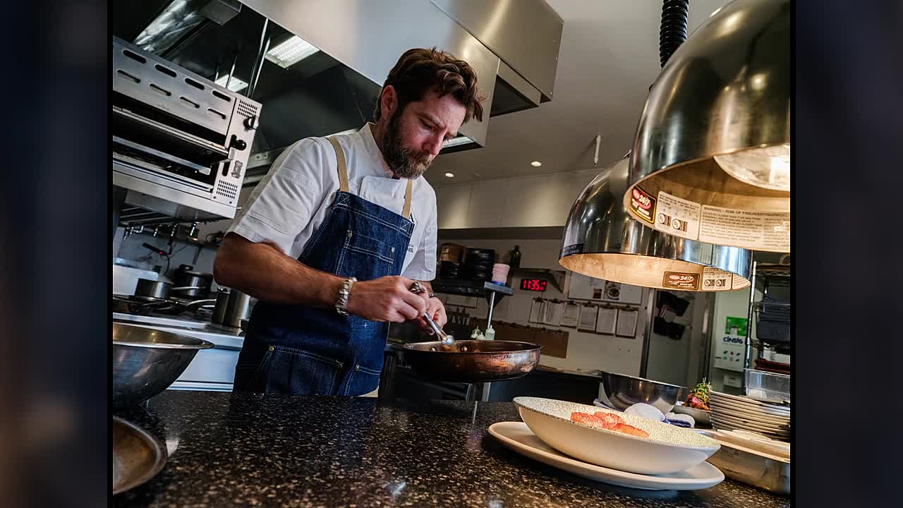 Beat Bobby Flay S42E01 720p WEB