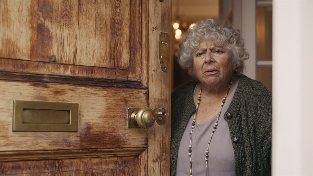 ⁣A Friend Of Dorothy 2025 1080p WEBRip x264 AAC5 1-[YTS BZ]