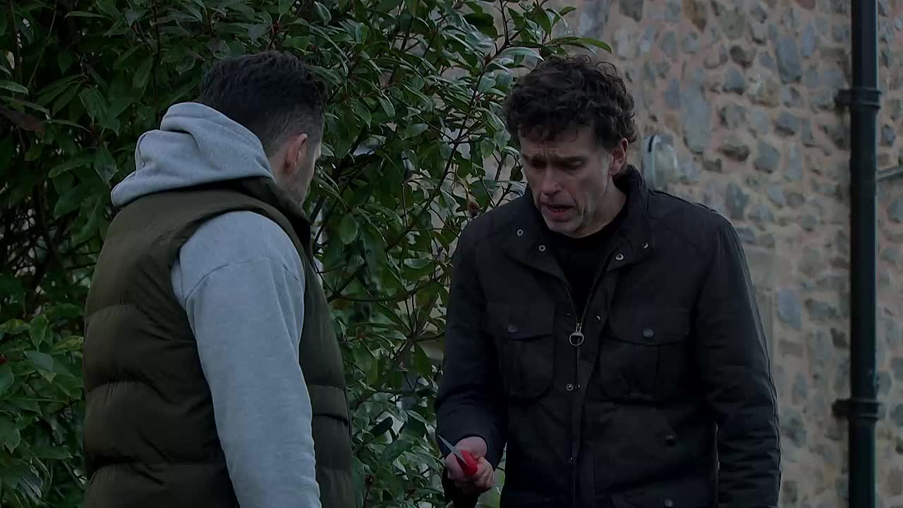 Emmerdale S55E014 (Jan 21 2026) [720p mp4 subs]