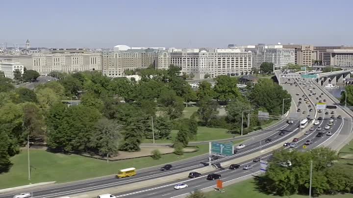 ⁣Queer Eye 2018 S10E03 1080p WEB