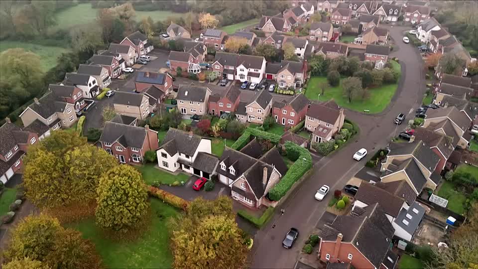 ⁣Kirstie and Phil's Love It or List It S11E03 (Jan 21 2026)