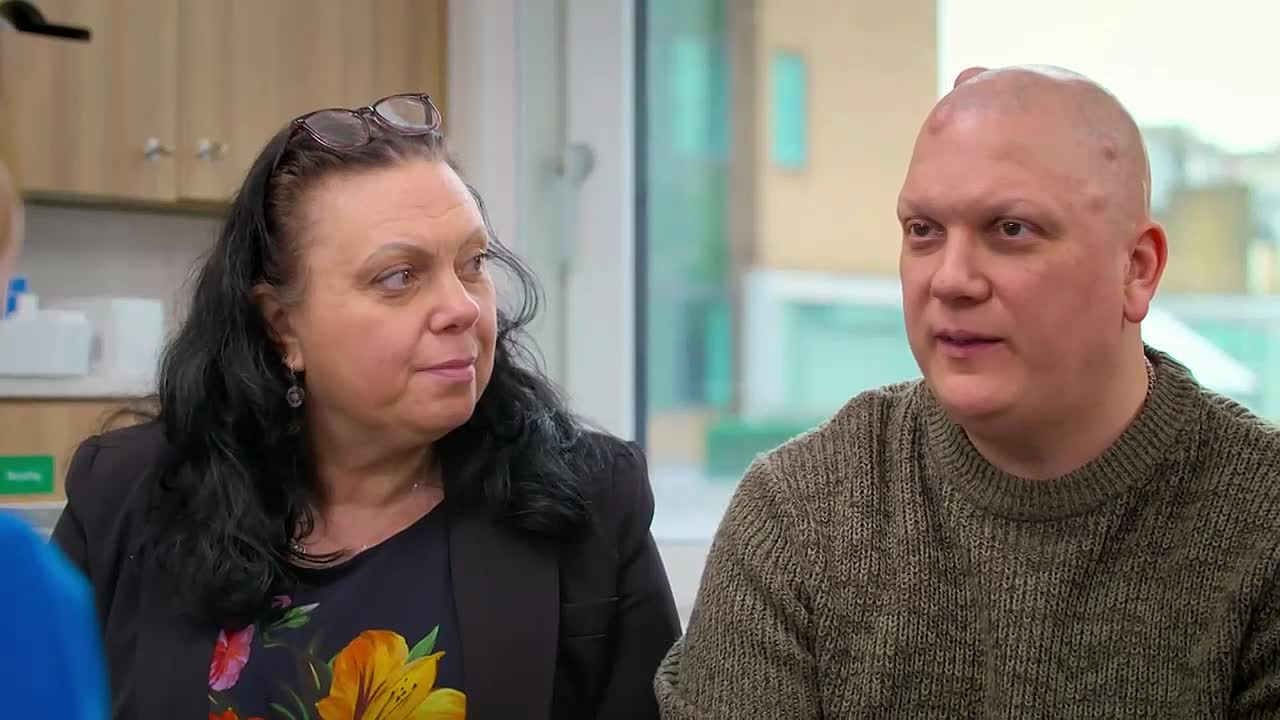 ⁣The Bad Skin Clinic S08E01 Its Itchy Beyond Belief 720p AMZN WEB-DL