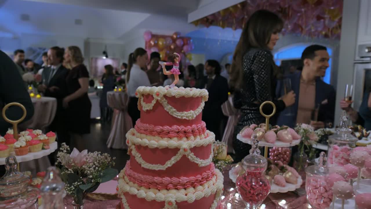 Finding Her Edge S01E03 720p HEVC