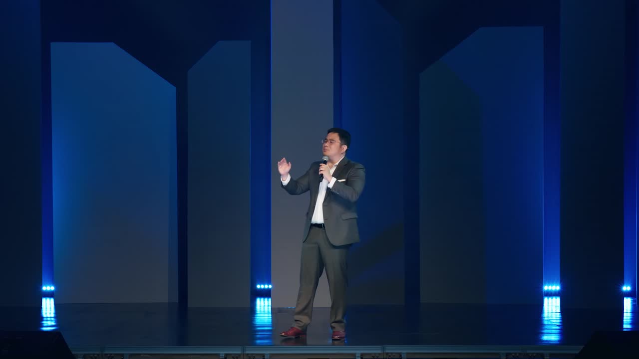 ⁣Dr Jason Leong Warrior In The Garden 2025 2026p HDRip AV1 AAC