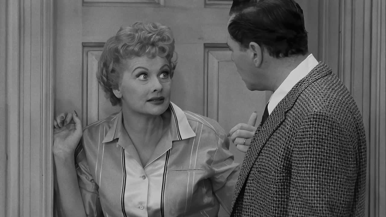 ⁣I Love Lucy - S07E04 - Lucy Wins a Race Horse