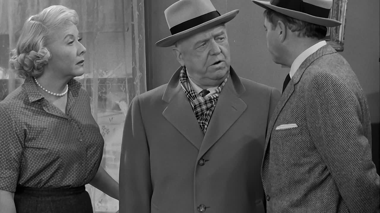 ⁣I Love Lucy - S08E03 - Lucy Goes to Alaska