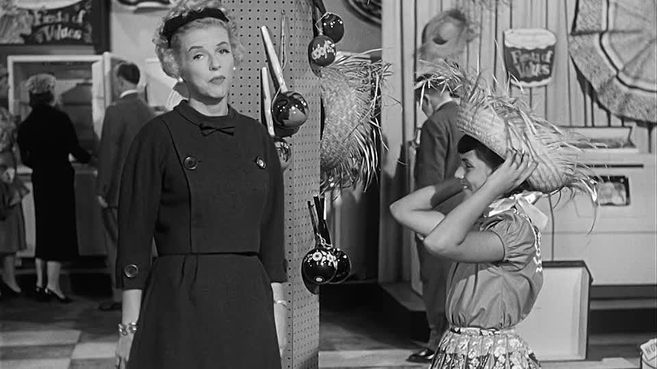 ⁣I Love Lucy S00E8501 Desi Lucy Fiesta of Values 720p BluRay DD2 0 H 264-BTN