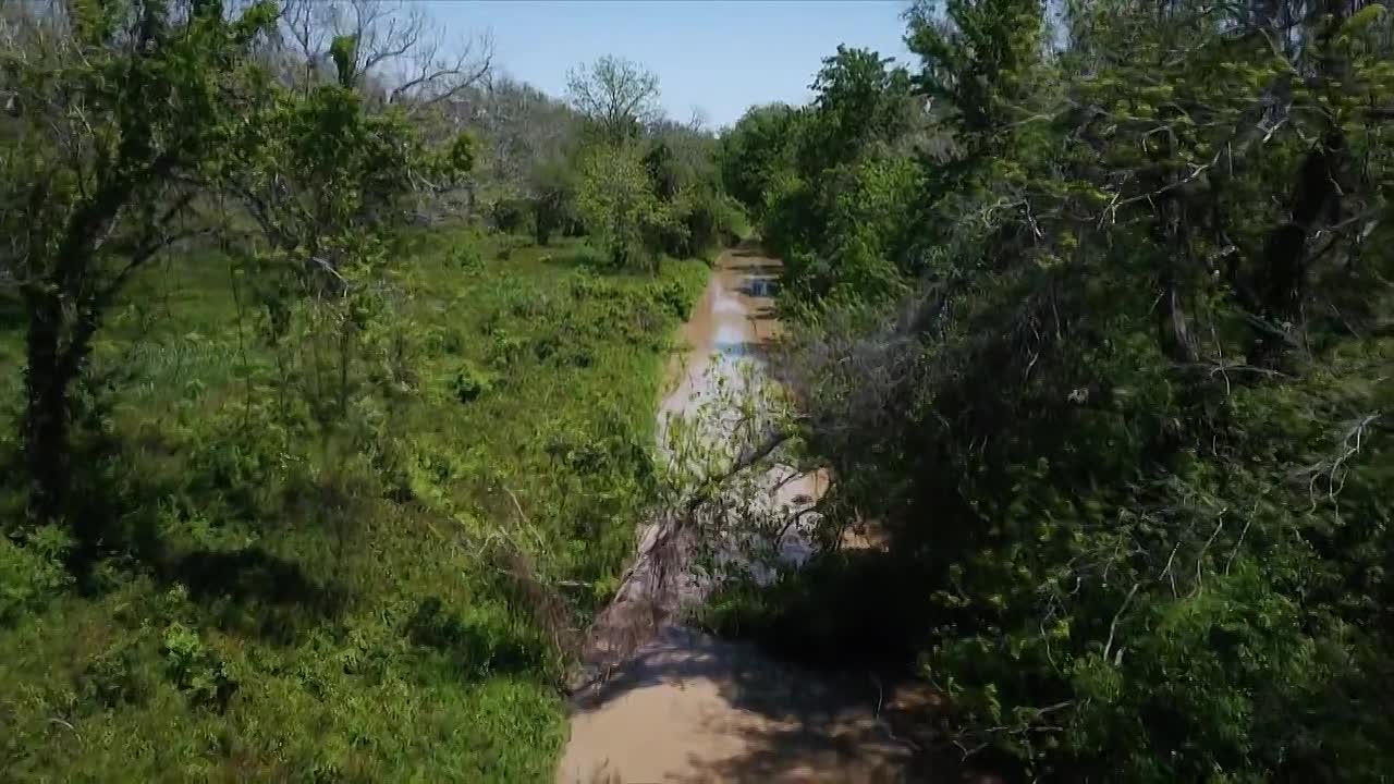 Body In The Water S01E10