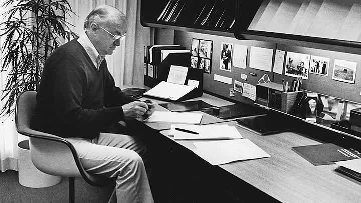 The Lightbulb Moment S01E02