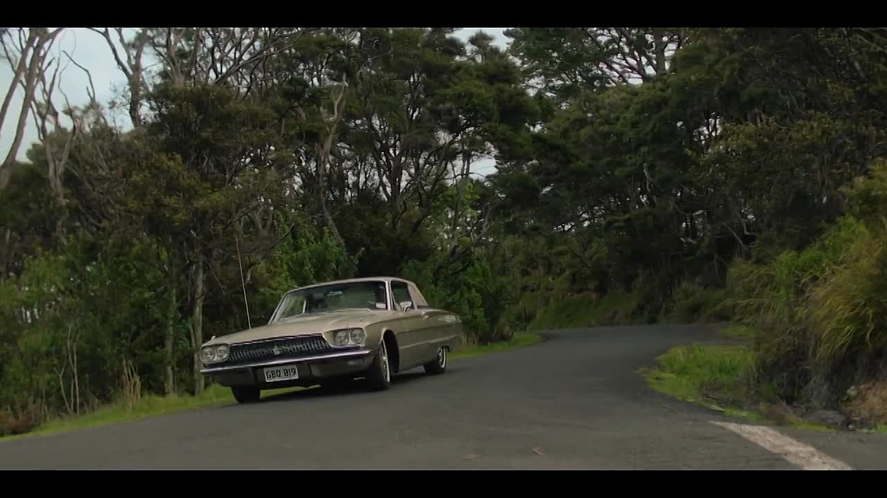 Blue Murder Motel S01E02