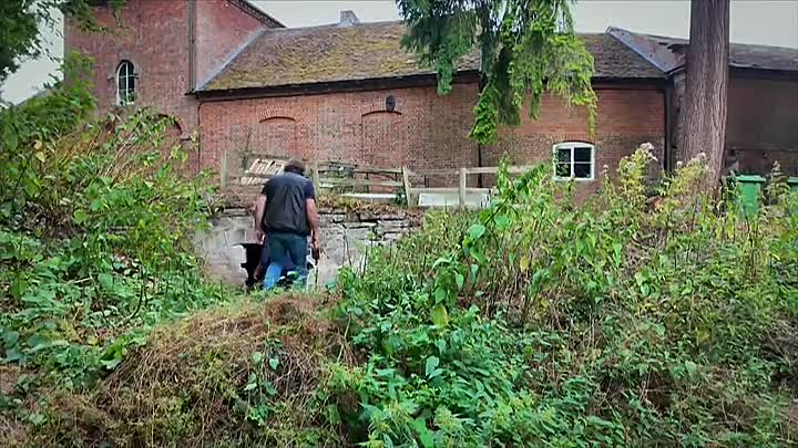 ⁣Saving Country Houses With Penelope Keith S01E03