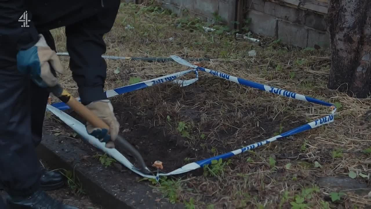 ⁣24 Hours in Police Custody S19E02 -Burying Horror