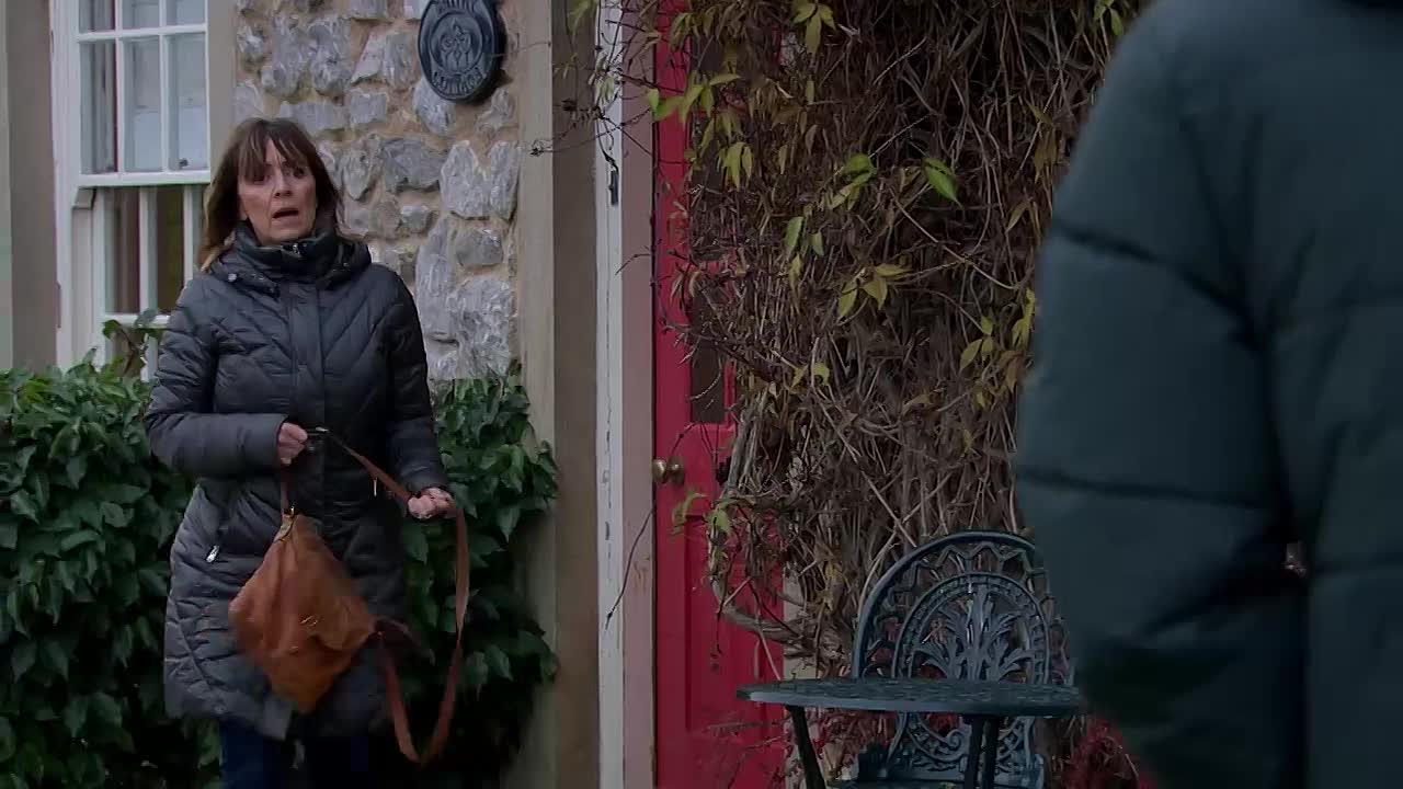 Emmerdale S55E018 (Jan 27 2026) [720p mp4 subs]