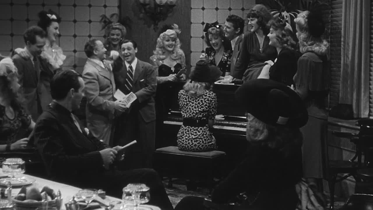 ⁣Lady Of Burlesque 1943 1080p BluRay x264 AAC-[YTS BZ]