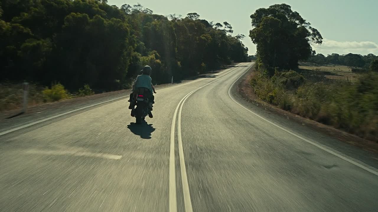 ⁣We Bury The Dead 2024 1080p WEBRip x264 AAC5 1-[YTS BZ]