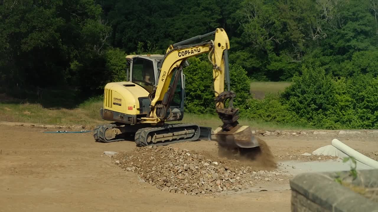 ⁣Vinnie Jones in the Country S03E01 720p WEB H264-JFF