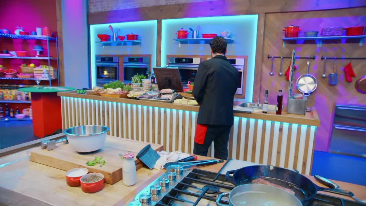 Worst Cooks in America S30E06 720p HEVC x265-MeGusta