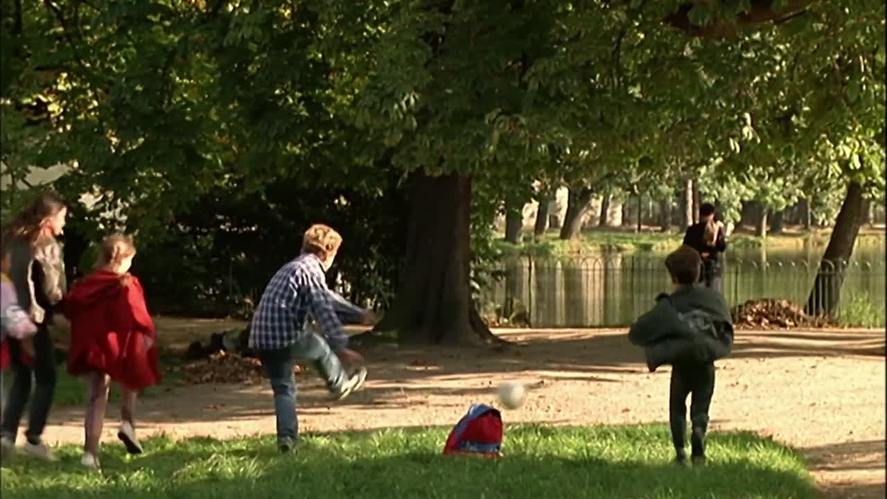 ⁣Le Plus Bel Age 1995 FRENCH 1080p WEBRip x264 AAC-