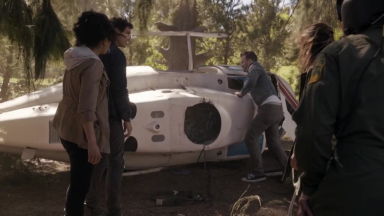 ⁣SCORPION - S01 E19 - Young Hearts Spark Fire 